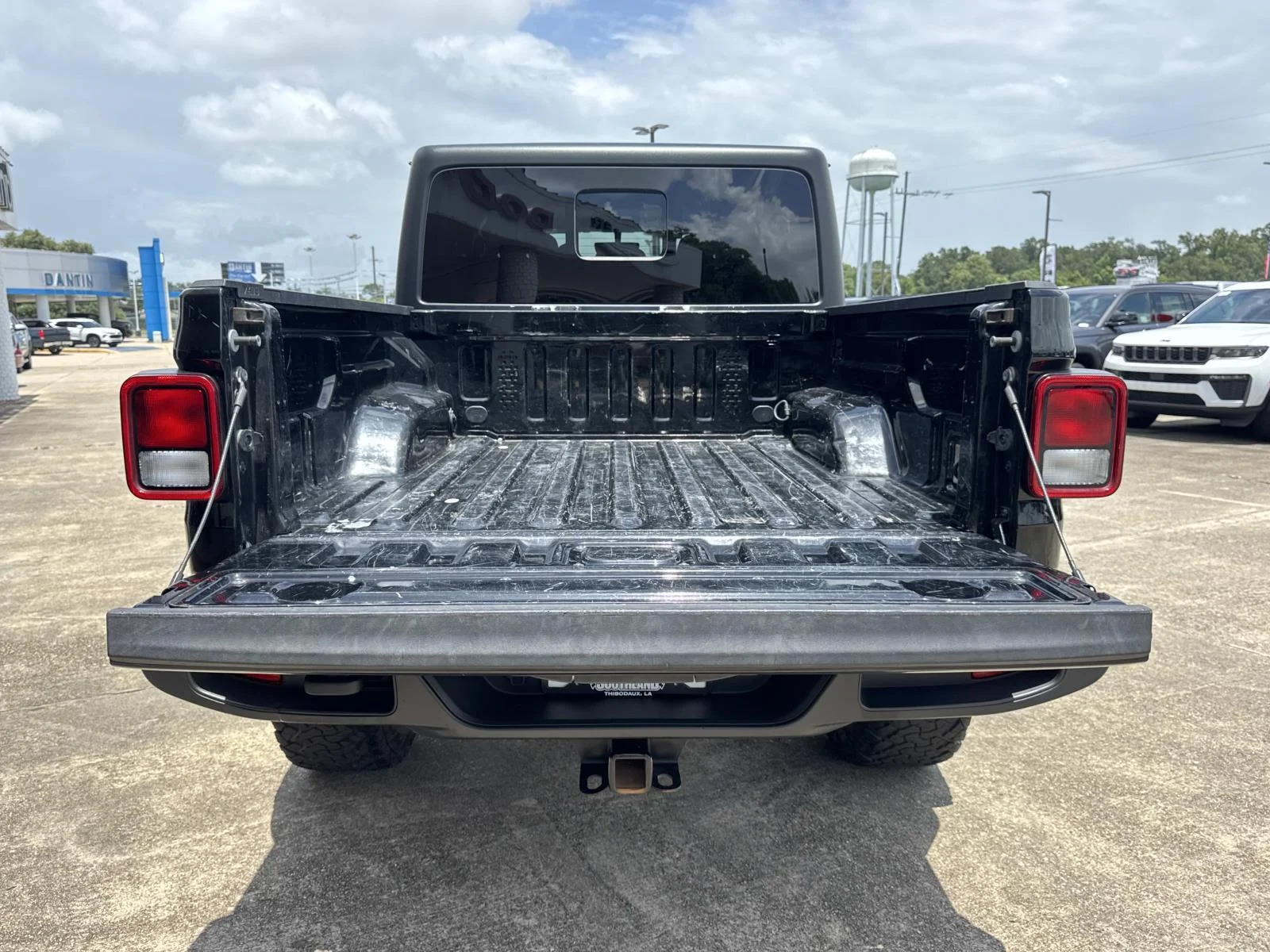Used 2022 Black Jeep Sport S image 8