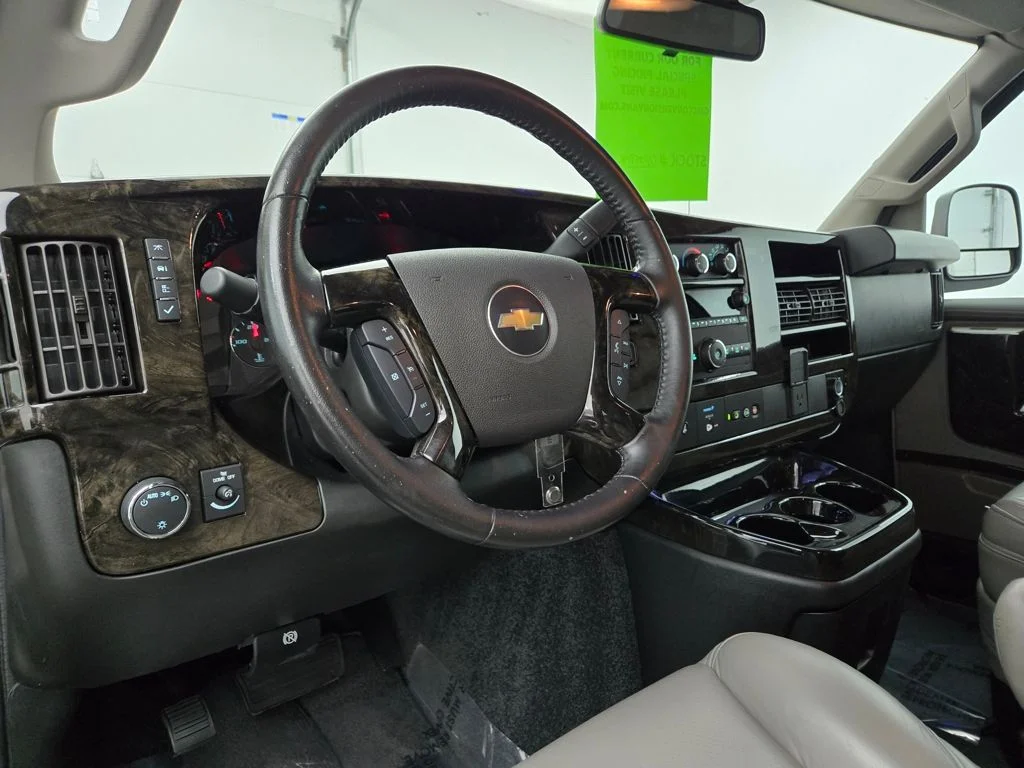Used 2023 Birch Chevrolet Explorer Limited SE image 21