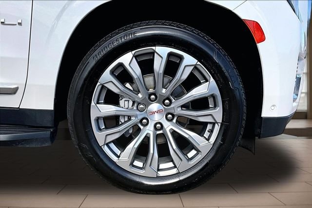 Used 2023 White GMC Denali image 9