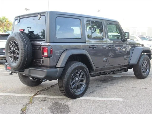 New 2026 Granite Crystal Metallic Clear-Coat Exterior Paint Jeep Sport S image 6