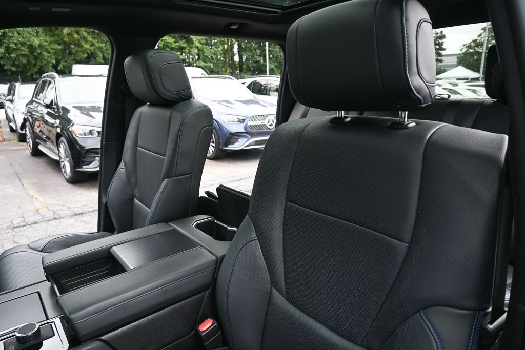 Used 2022 Silver Toyota Platinum image 5