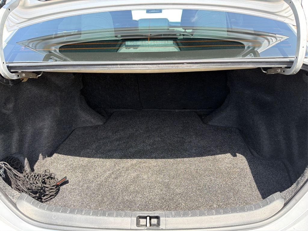 Used 2018 Classic Silver Metallic Toyota L image 13