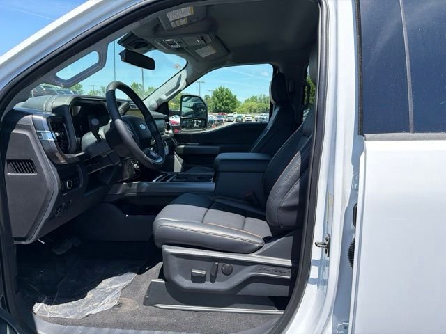 New 2026 Oxford White Ford F-350® Lariat® image 15