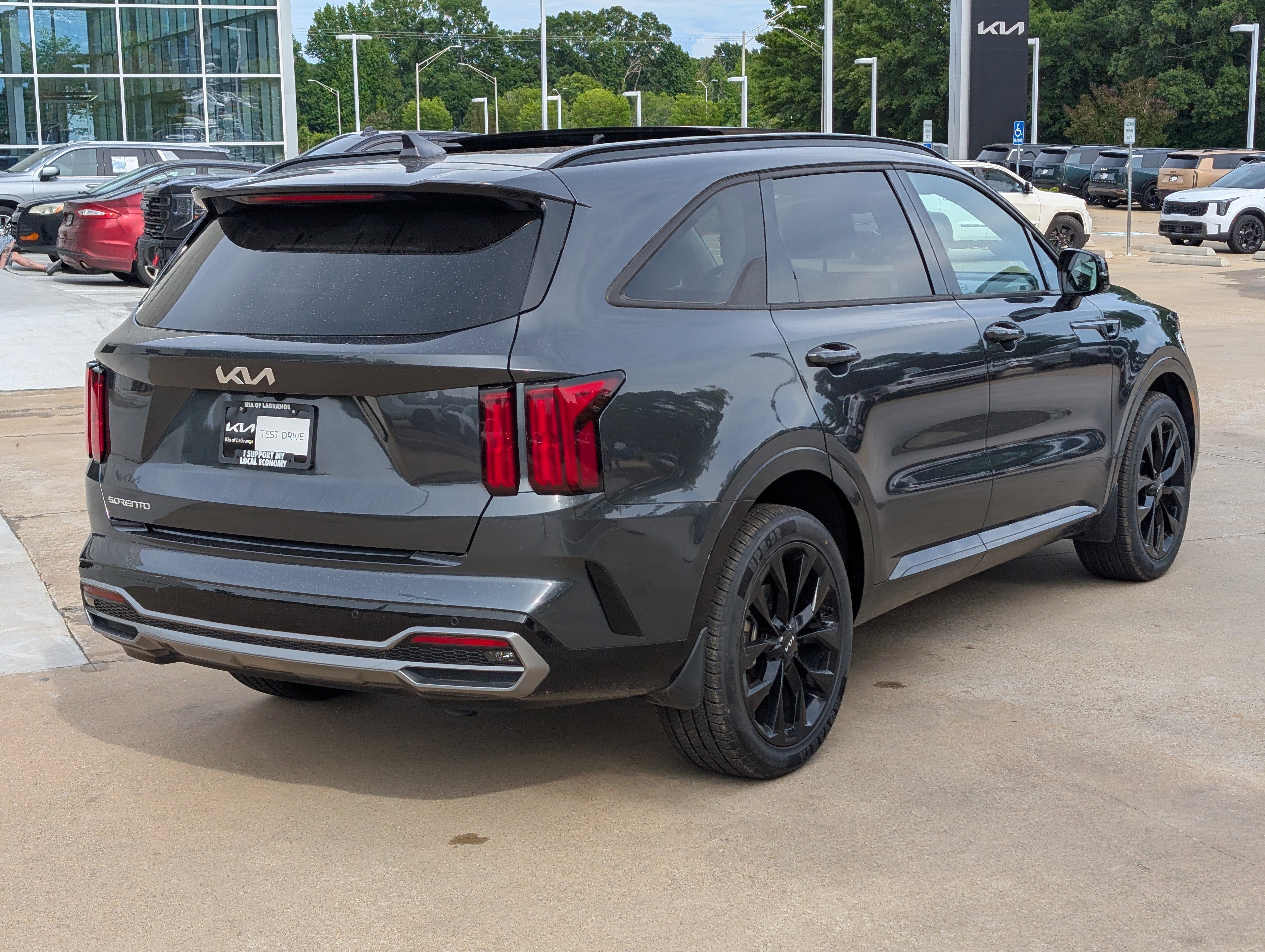 2023 Kia Sorento SX - Photo 8