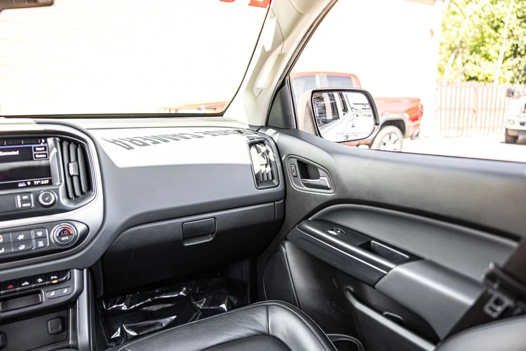 Used 2022 White Chevrolet Z71 image 35