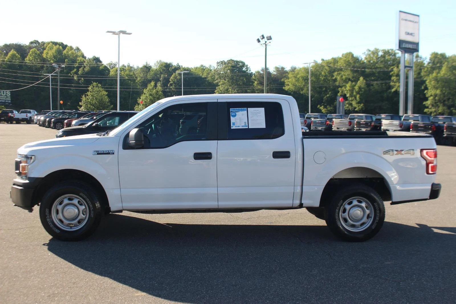 Used 2020 White Ford XL image 4