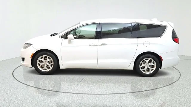 Used 2018 White Chrysler Touring Plus image 6