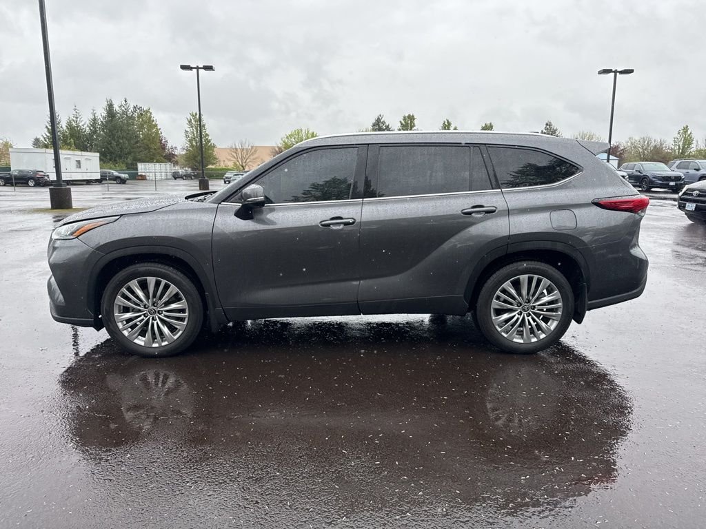 Used 2022 Magnetic Gray Metallic Toyota Platinum image 4