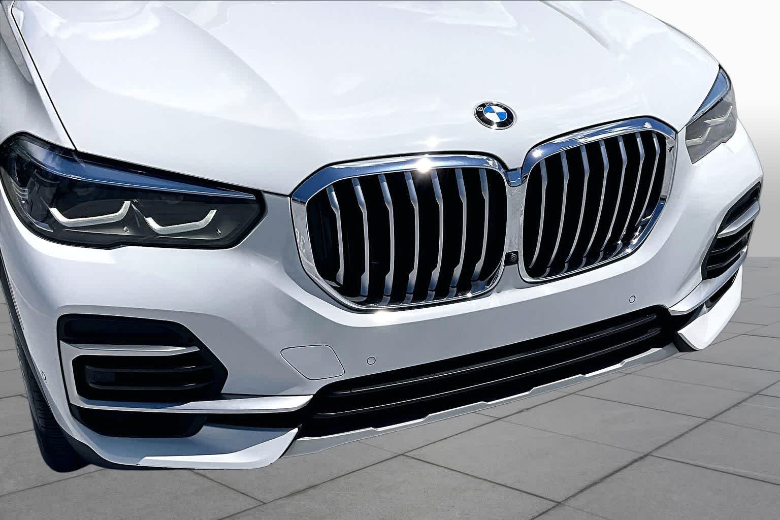 Used 2022 Alpine White BMW sDrive40i image 30