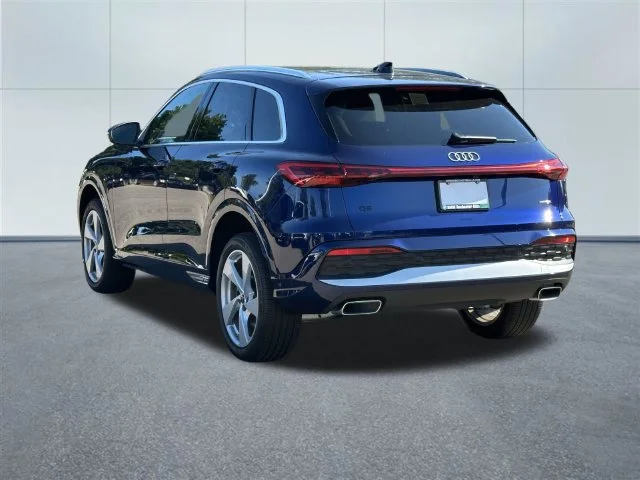 Used 2025 Navarra Blue Metallic Audi Premium Plus image 8