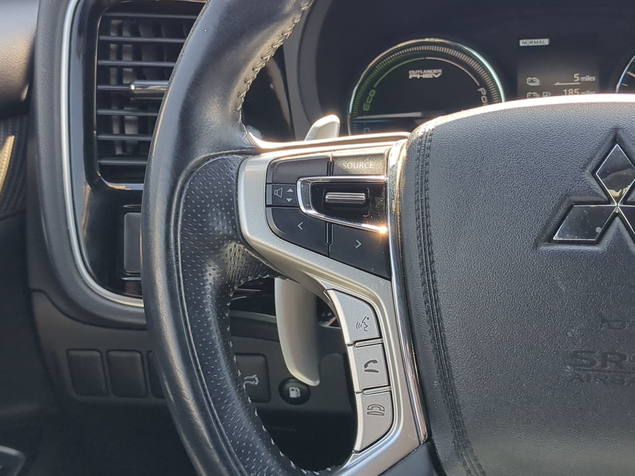 Used 2019 Alloy Silver Metallic Mitsubishi SEL image 17