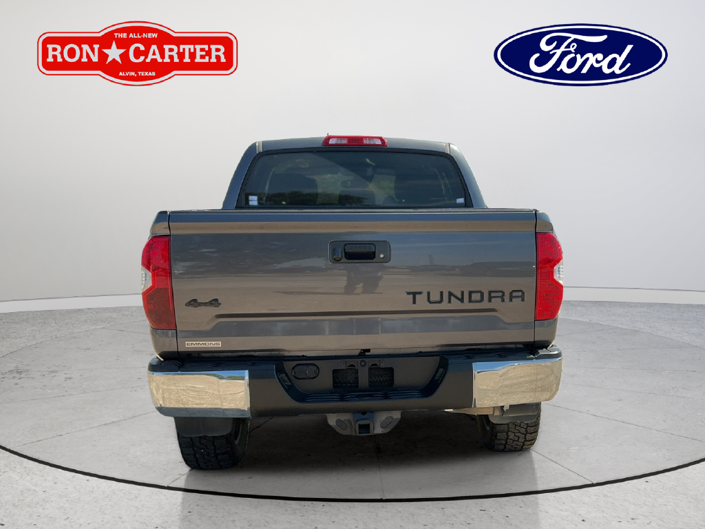 Used 2018 Gray Toyota SR5 image 5