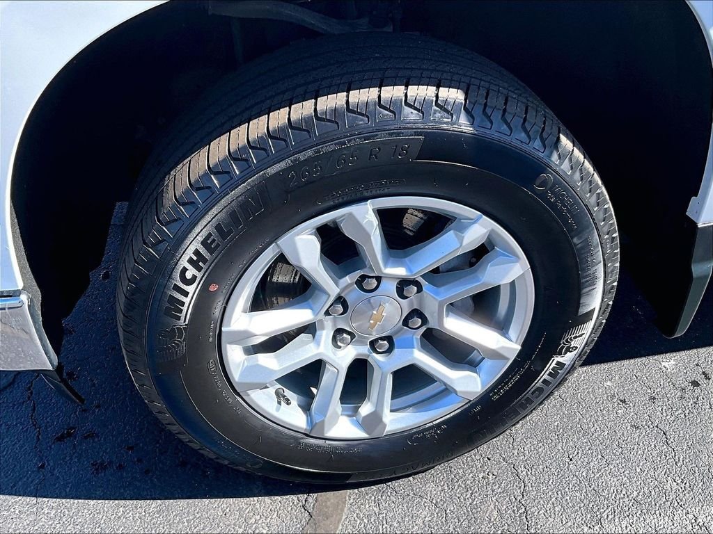 Used 2023 White Chevrolet LT image 7