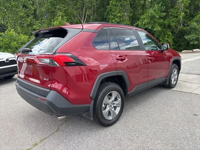 Used 2025 Red Toyota XLE image 5