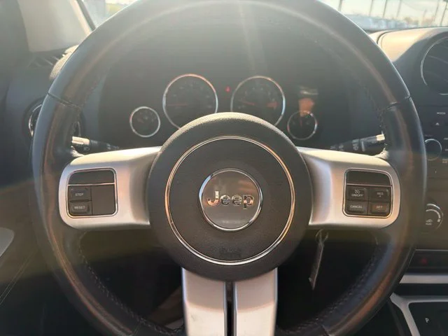 Used 2017 Gray Jeep Latitude image 16