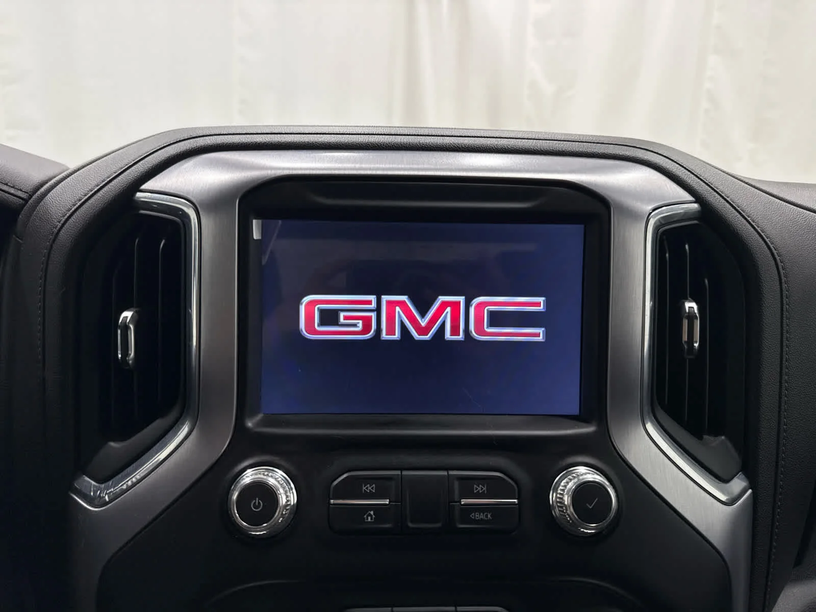 Certified Used 2020 QUICKSILVER METALLIC GMC Elevation image 17