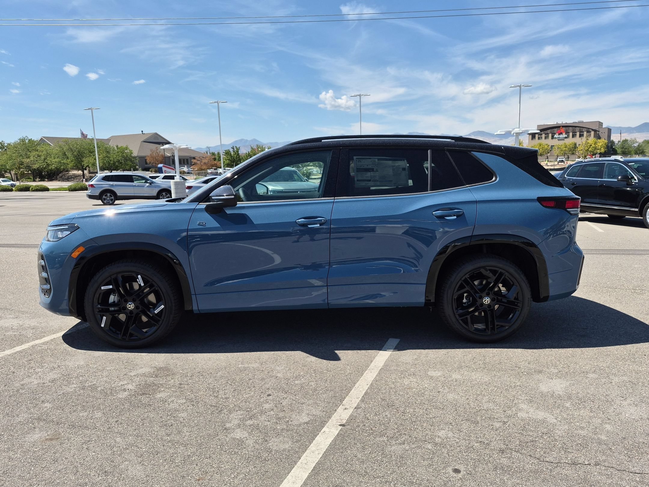 New 2026 Monterey Blue w/Deep Black Roof Volkswagen SE R-Line Black image 7