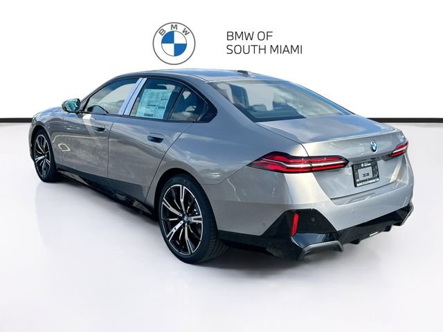 New 2026 Gray BMW 530i image 4