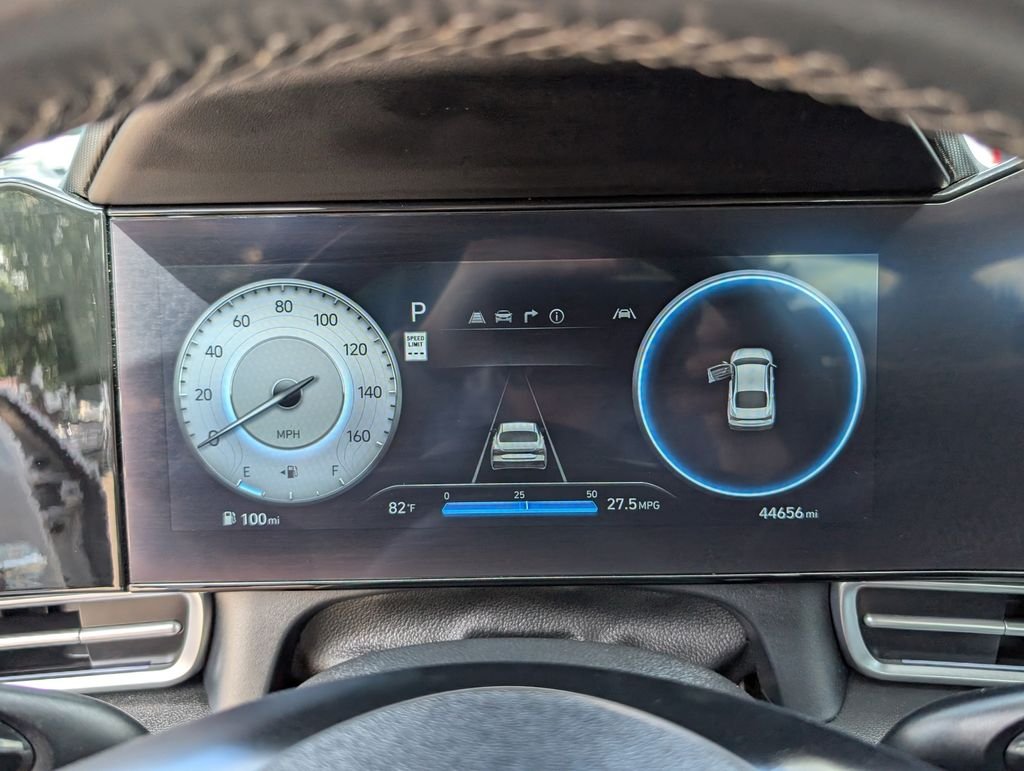 Used 2025 Silver Hyundai SEL Convenience image 13