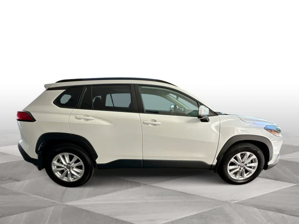 Used 2024 Wind Chill Pearl Toyota LE image 9