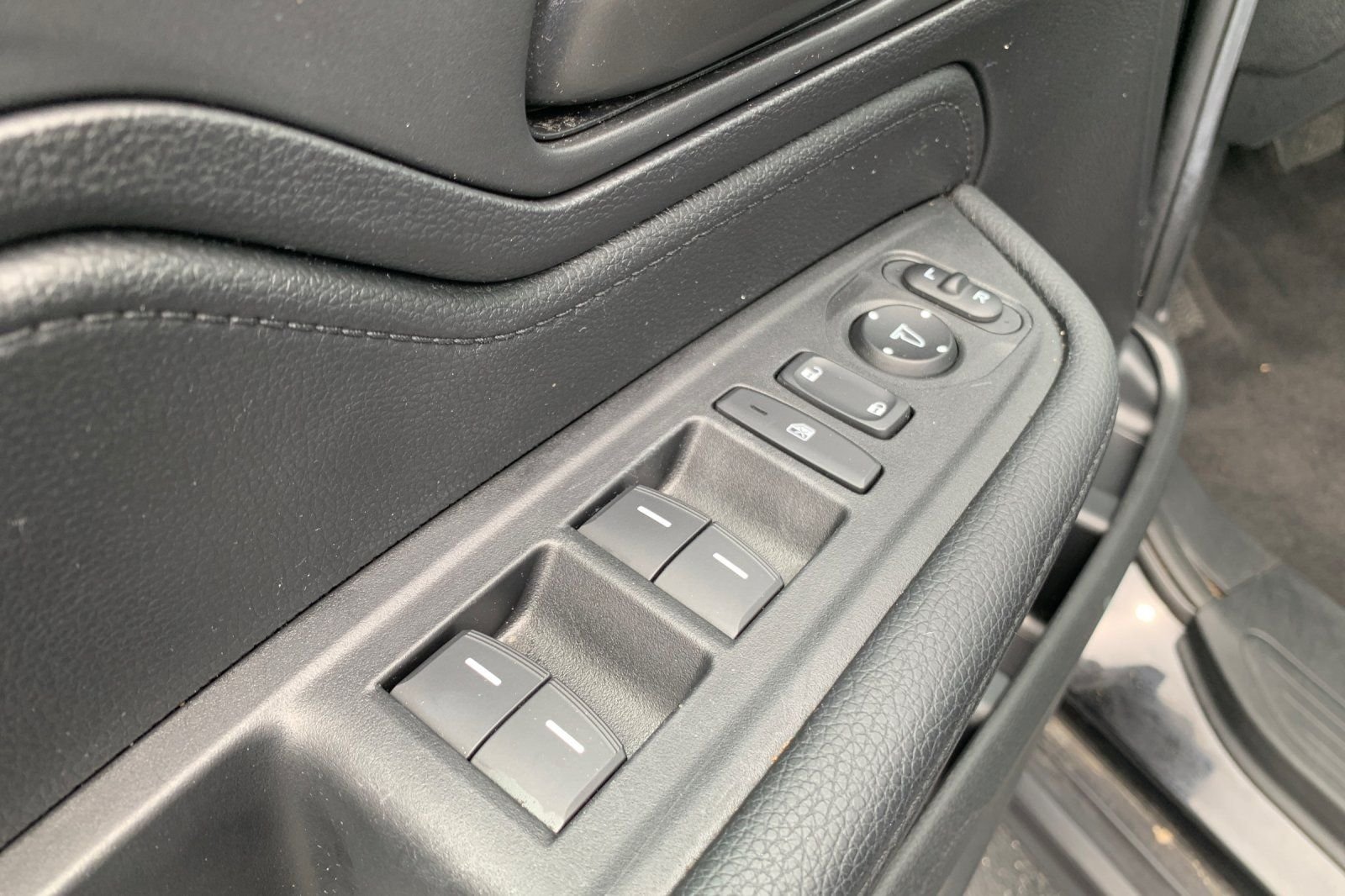 Certified Used 2025  Honda EX-L image 14