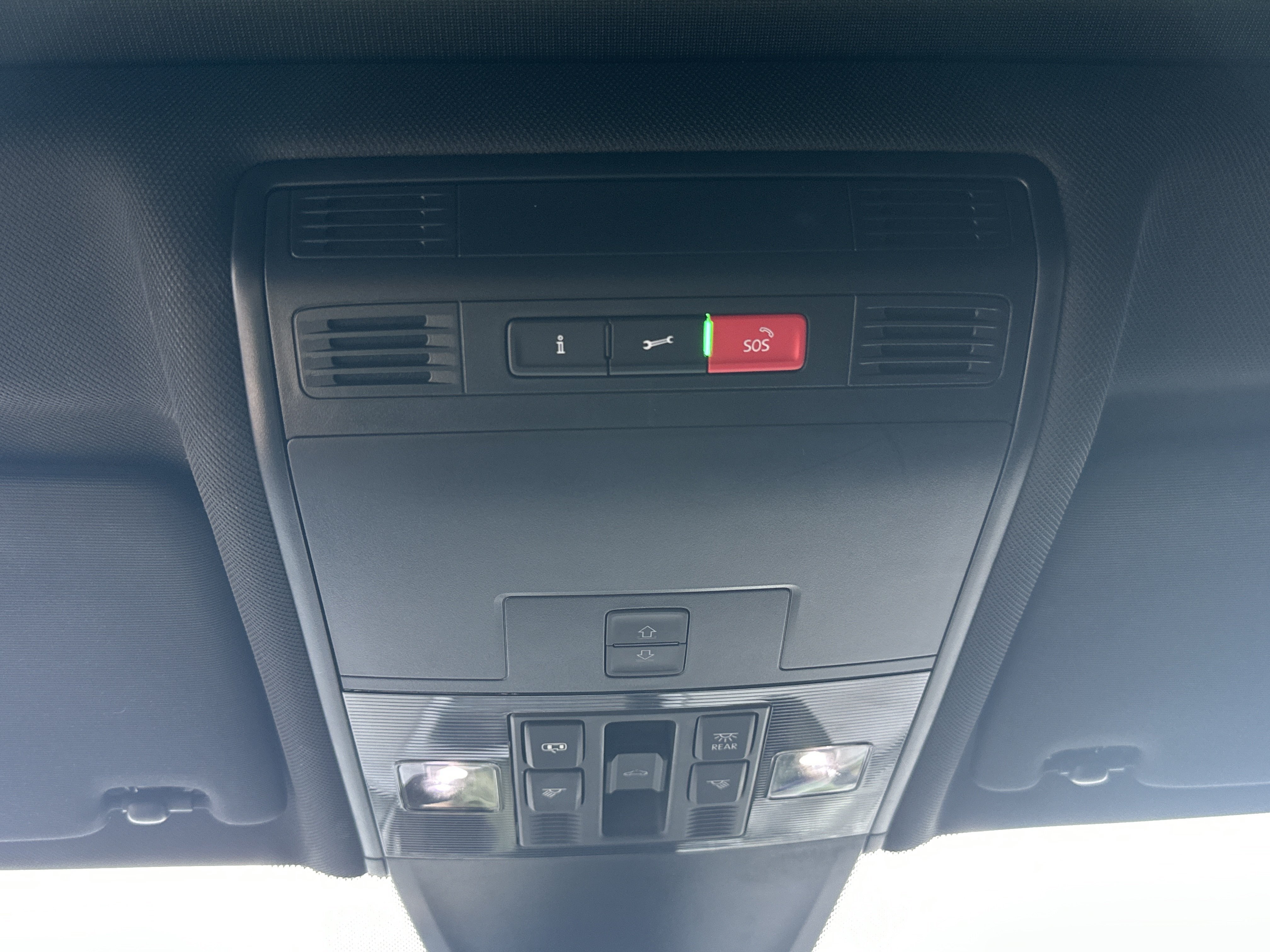 Used 2022  Volkswagen SE R-Line Black image 23
