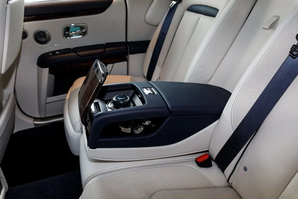 Used 2021 Midnight Sapphire Rolls-Royce  image 38