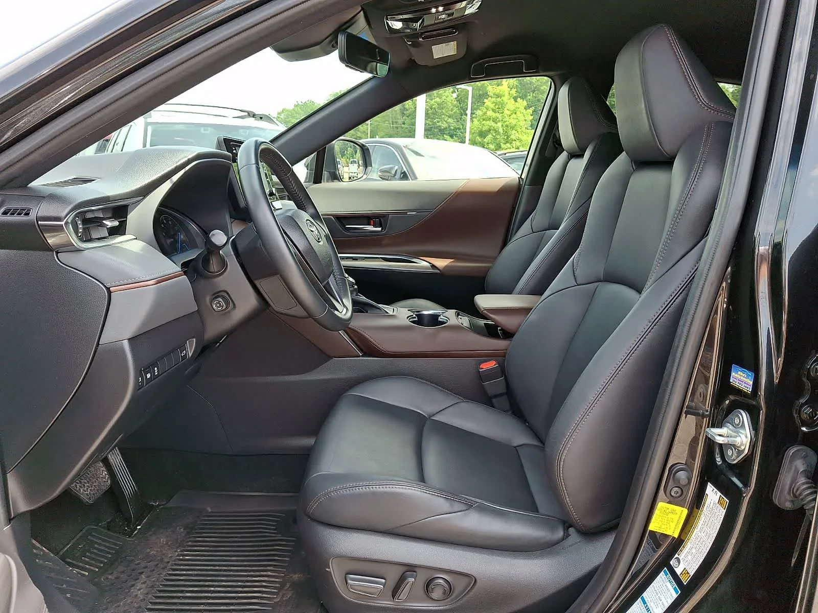 2022 Toyota Venza XLE - Photo 17