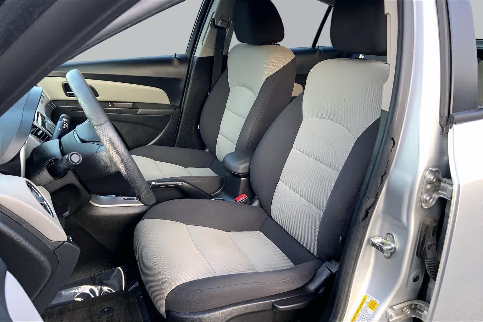 Used 2016 Silver Ice Metallic Chevrolet LS image 8