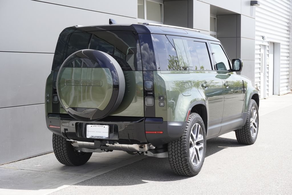 New 2026 Woolstone Green Land Rover S image 2