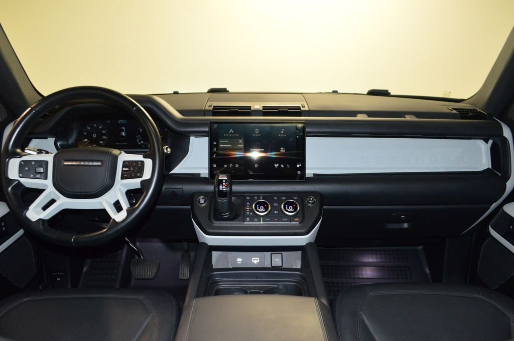 Used 2022 Gray Land Rover XS Edition image 33
