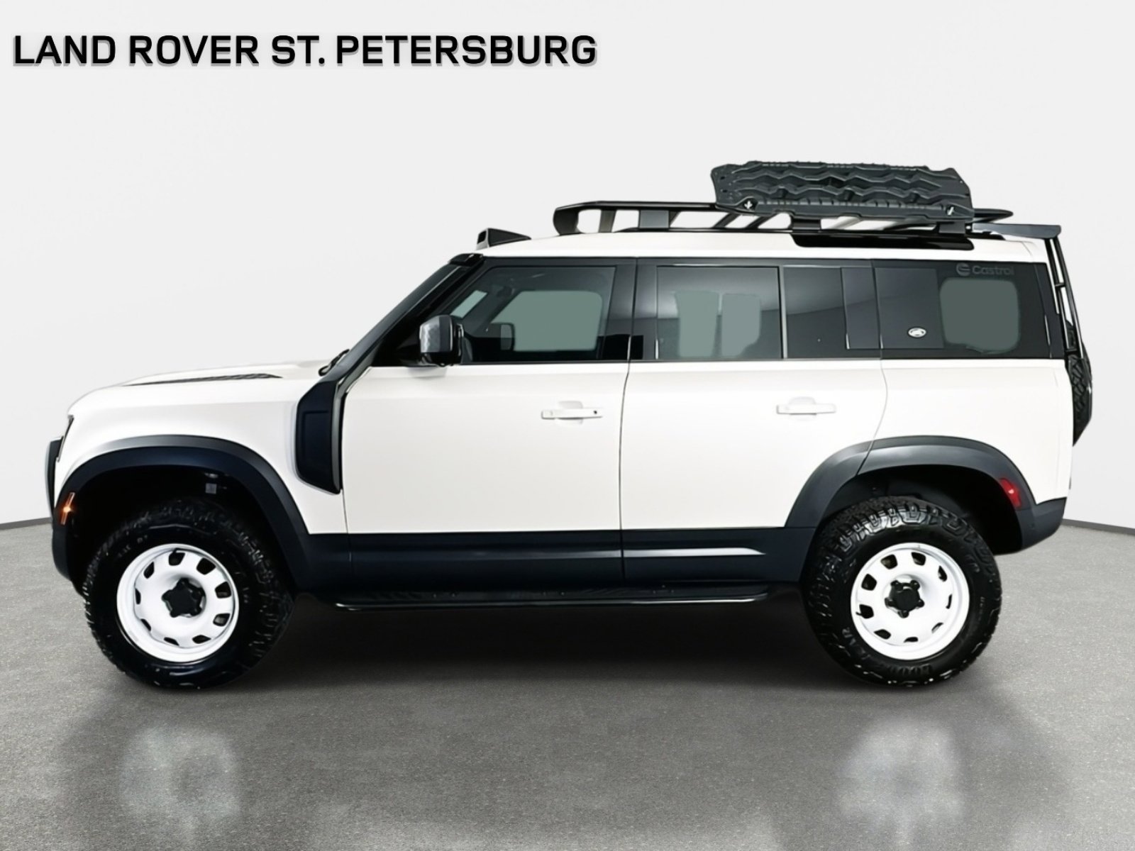 Used 2024 White Frost Land Rover S image 8