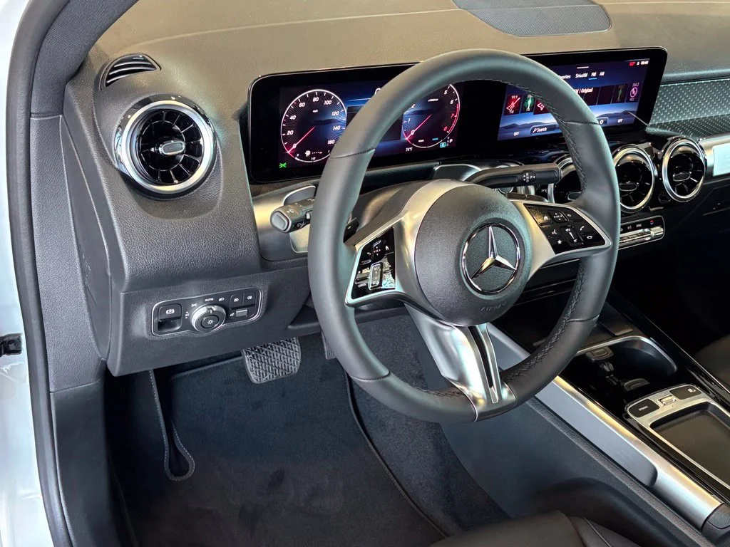 New 2026 White Mercedes-Benz GLB 250 image 15