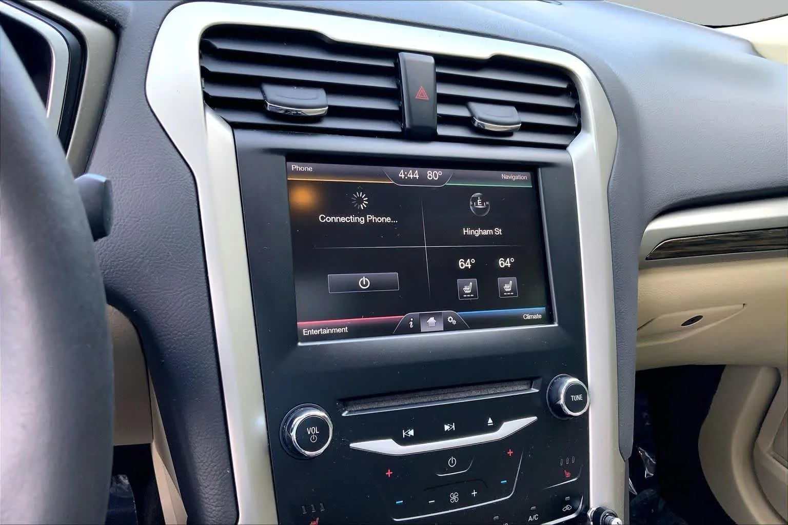 Used 2014 Tuxedo Black Metallic Ford SE image 27