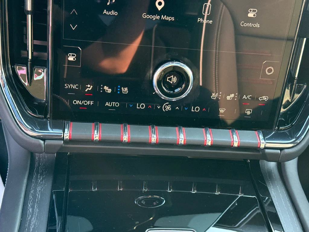 2025 GMC Yukon AT4 Ultimate - Photo 25