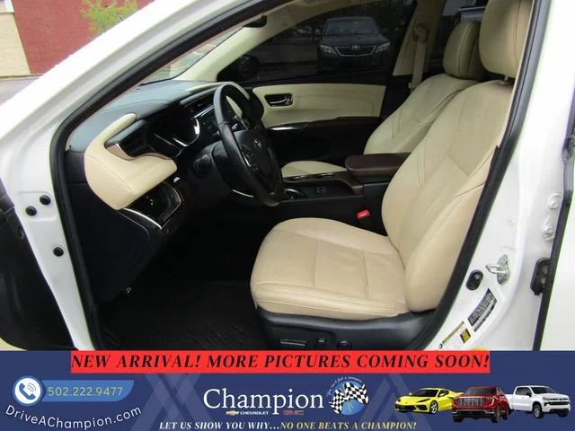 Used 2013 White Toyota XLE Premium image 10