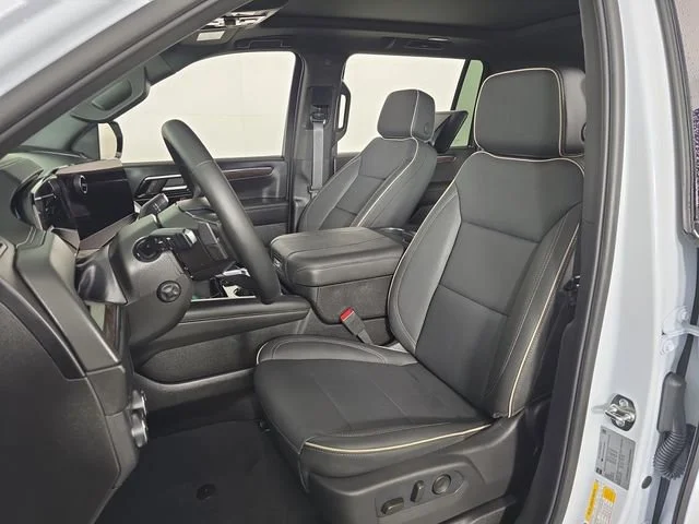 Used 2026 Polar White Tricoat Chevrolet Premier image 18