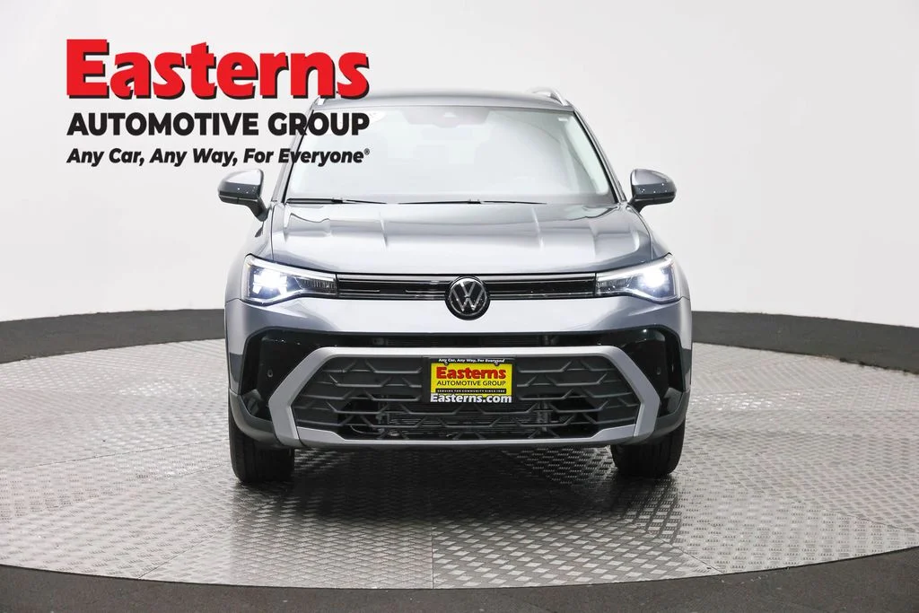 Used 2025 Gray Volkswagen 1.5T SE image 2
