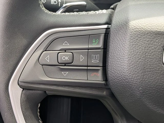 New 2026 Baltic Gray Metallic Clear-Coat Exterior Paint Jeep Laredo X image 22