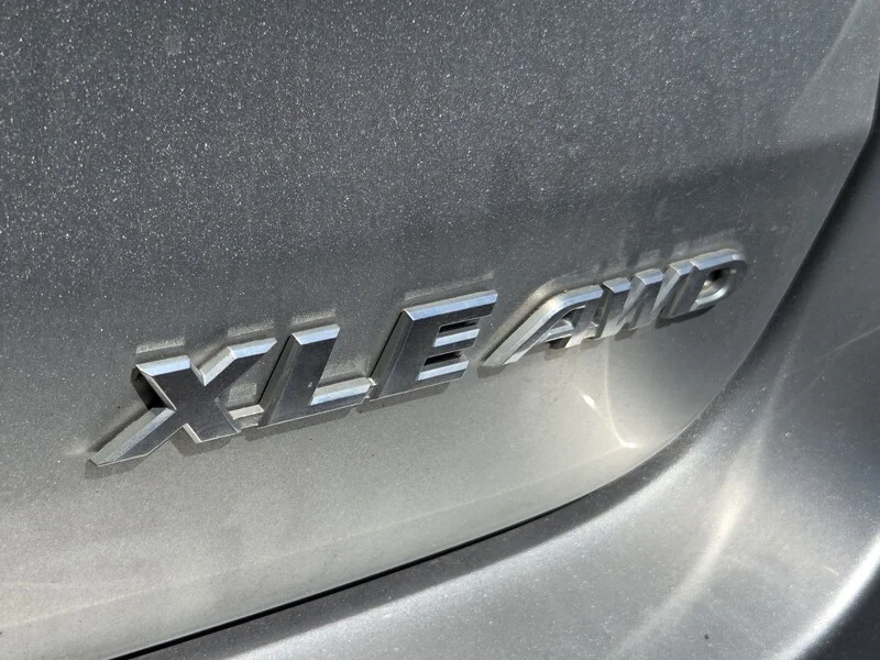 Used 2018 Celestial Silver Metallic TOYOTA XLE image 10