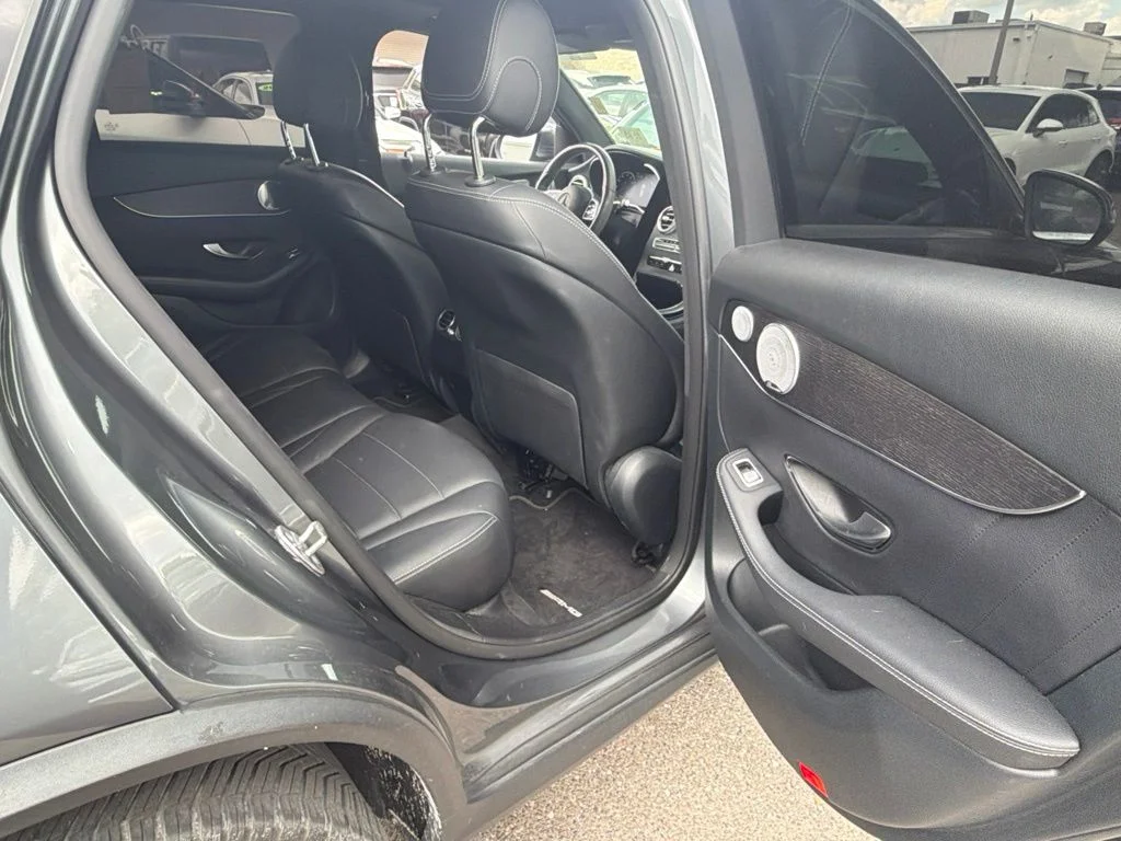 Used 2020  Mercedes-Benz GLC 300 image 14