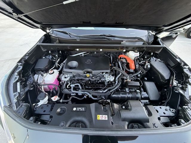 2025 Toyota RAV4 LE - Photo 32
