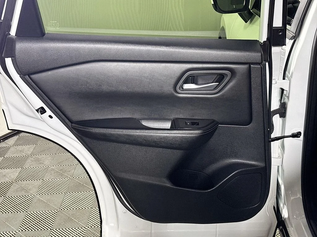Used 2024 White Nissan SV image 18
