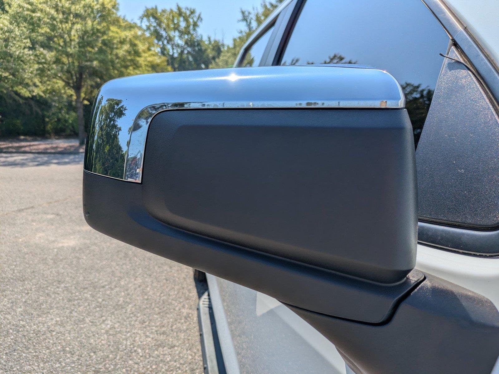 Used 2019 Summit White Chevrolet LT image 12