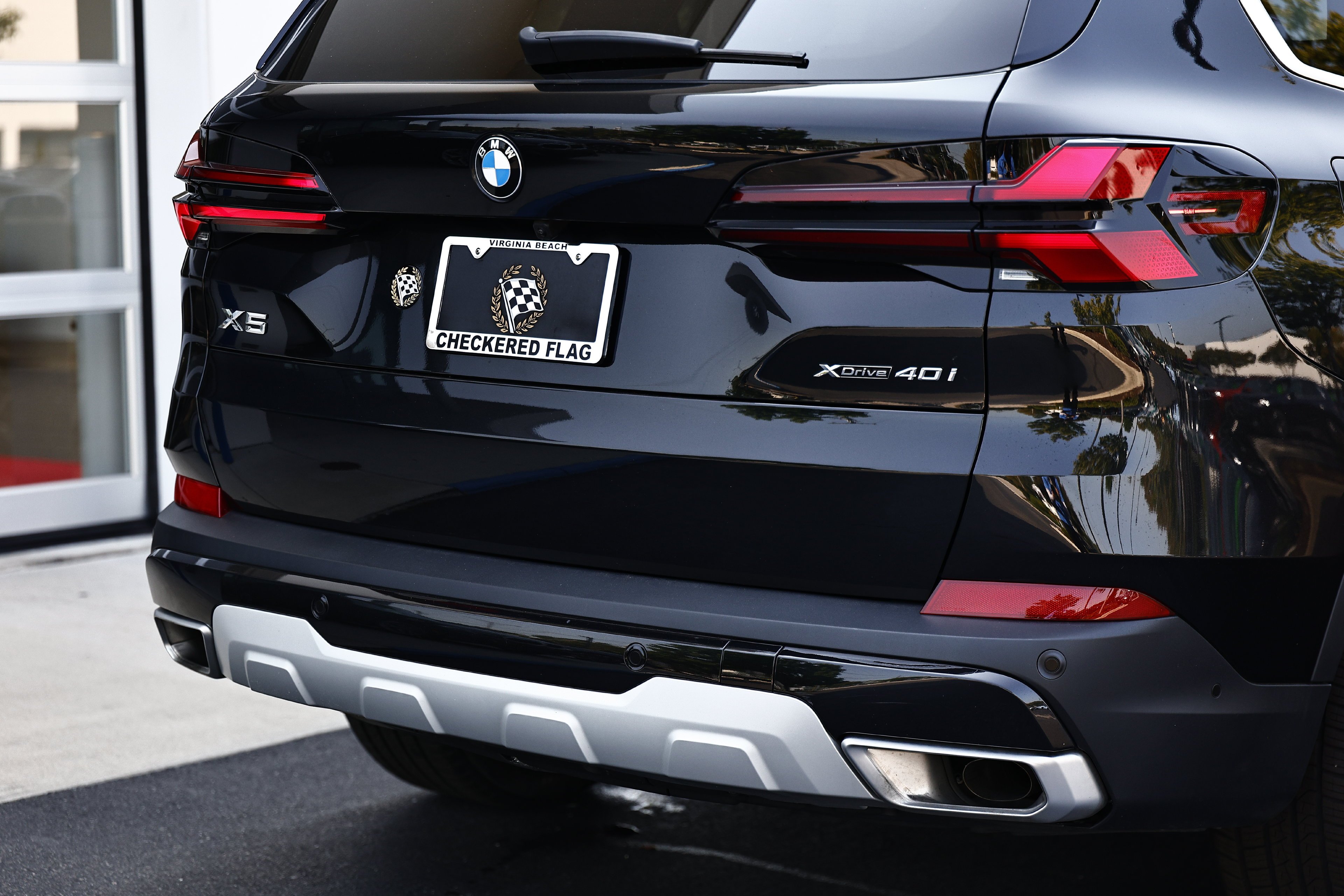 Used 2024 Black Sapphire Metallic BMW xDrive40i image 8