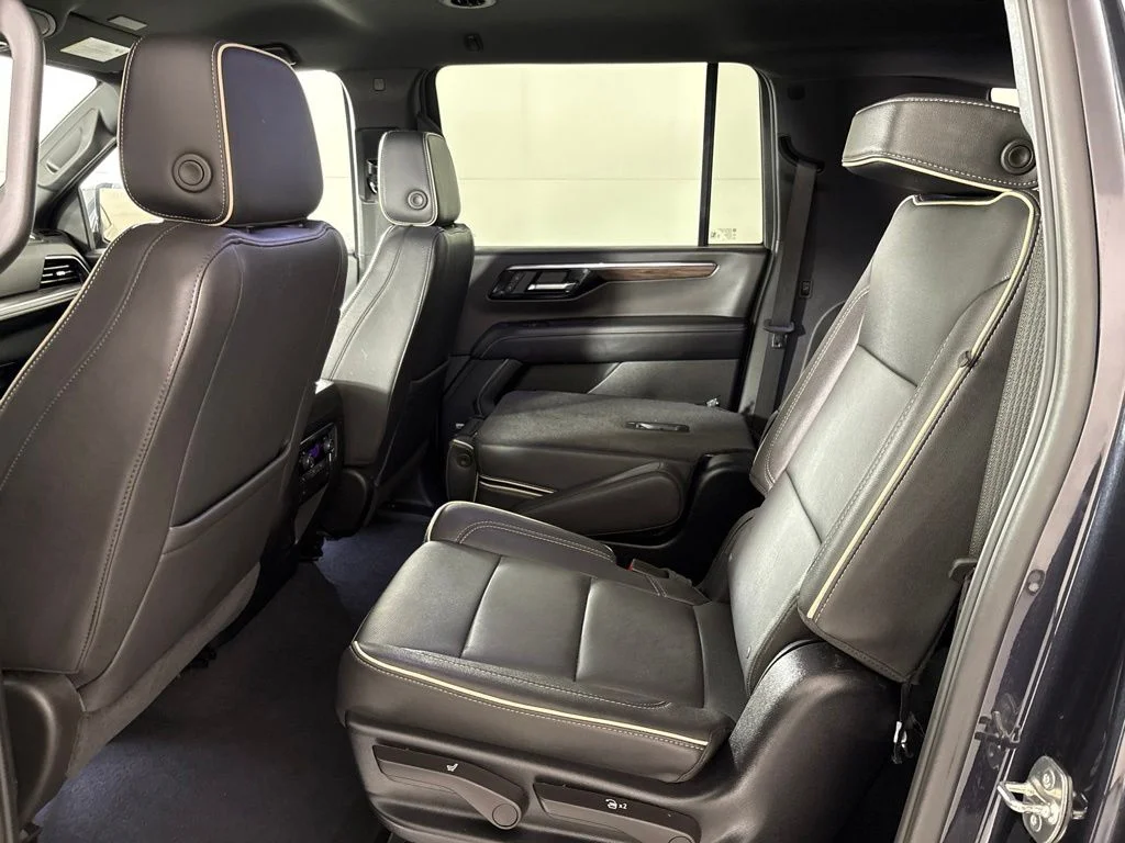 Used 2025 Gray Chevrolet Premier image 29