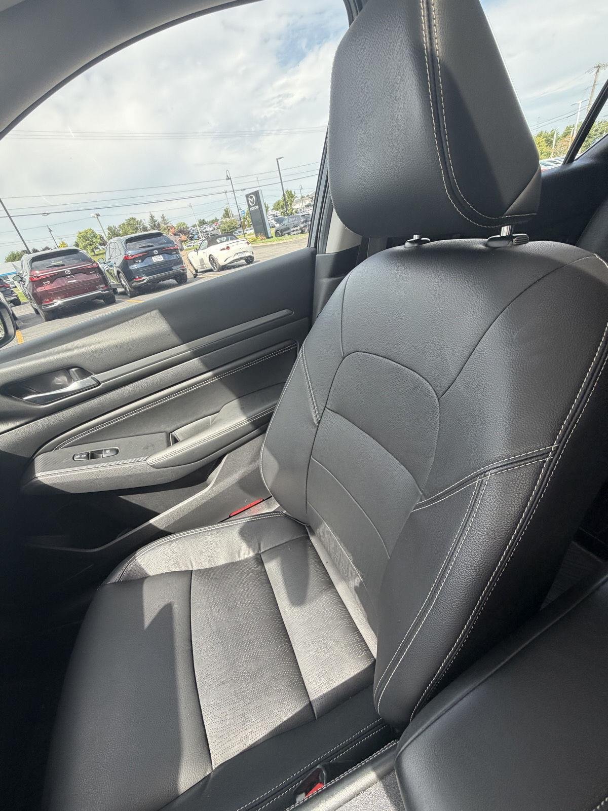 Used 2019 Super Black Nissan 2.5 SL image 22
