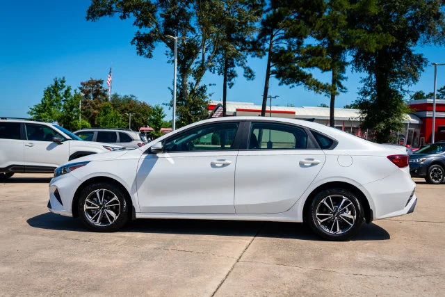 Used 2024 Snow White Pearl Kia LXS image 2