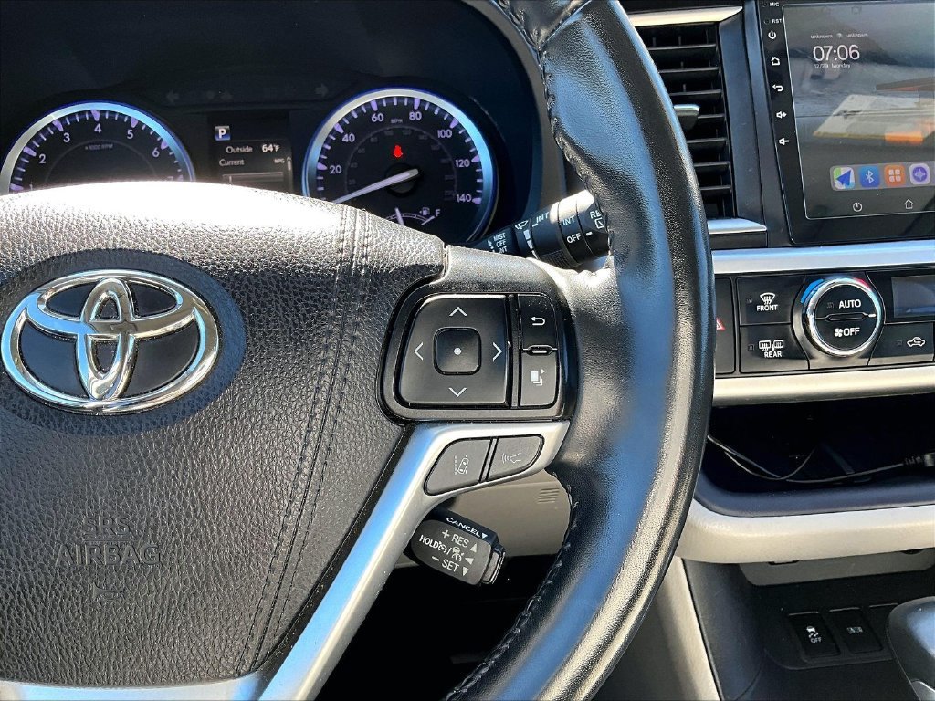 Used 2019 Blizzard Pearl Toyota XLE image 25