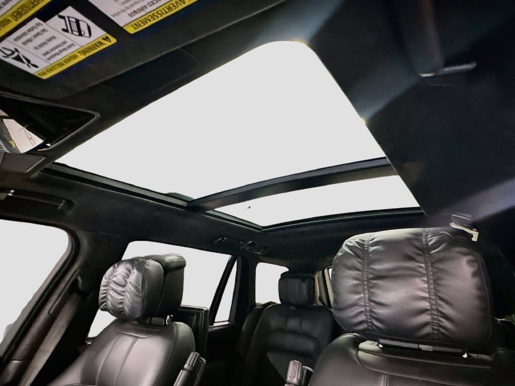 Used 2021 Black Land Rover Autobiography image 22